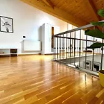 Little Loft アパート *