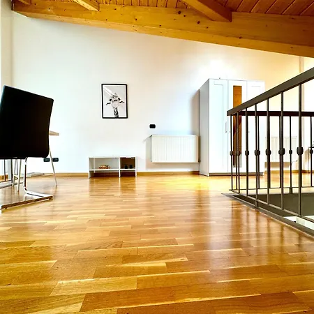 アパート Little Loft